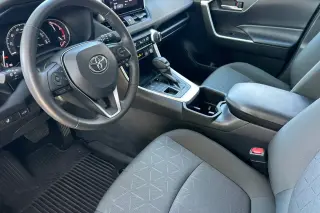 Toyota RAV4 2023 AWD XLE 4dr SUV