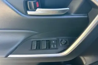 Toyota RAV4 2023 AWD XLE 4dr SUV