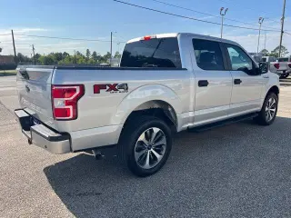 Ford F-150 2019 4x4 XL 4 puertas SuperCrew 5.5 pies caja larga