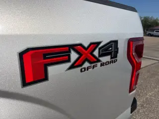 Ford F-150 2019 4x4 XL 4 puertas SuperCrew 5.5 pies caja larga