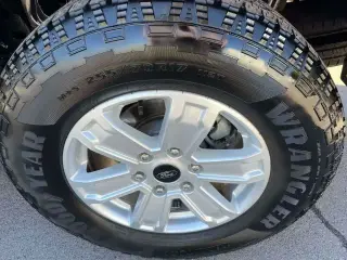 Ford Ranger 2025 4x4 XL 5 puertas SuperCrew 5.0 ft. SB