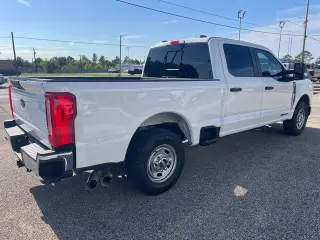 Ford F-250 Super Duty 2024 4x2 XL 4dr Crew Cab 6.8 ft. SB Pickup