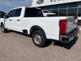 Ford F-250 Super Duty 2024 4x2 XL 4dr Crew Cab 6.8 ft. SB Pickup