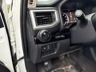 Nissan Titan 2021 4x4 SV 4dr Crew Cab 5.6 ft. SB