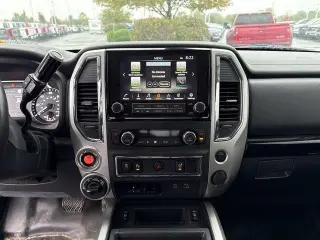 Nissan Titan 2021 4x4 SV 4dr Crew Cab 5.6 ft. SB