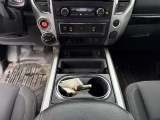 Nissan Titan 2021 4x4 SV 4dr Crew Cab 5.6 ft. SB