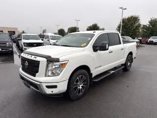 Nissan Titan 2021 4x4 SV 4dr Crew Cab 5.6 ft. SB