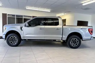 Ford F-150 2023 4x4 XLT 4 puertas SuperCrew 5.5 pies. SB