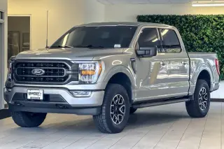 Ford F-150 2023 4x4 XLT 4 puertas SuperCrew 5.5 pies. SB