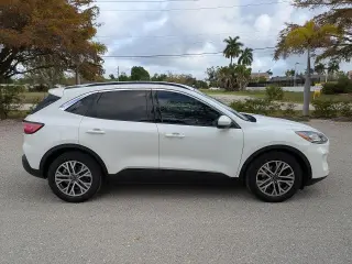 Ford Escape 2022 SEL SUV de 4 puertas