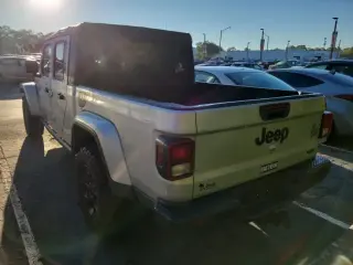 Jeep Gladiator 2023 4x4 Willys 4dr Crew Cab 5.0 ft. SB