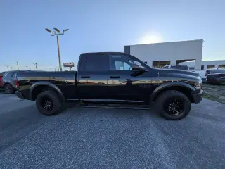 Ram 1500 Classic 2024 4x4 SLT 4 puertas Quad Cab caja corta de 6.3 pies