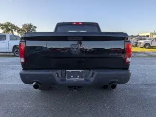 Ram 1500 Classic 2024 4x4 SLT 4 puertas Quad Cab caja corta de 6.3 pies