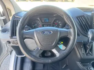 Furgón de carga Ford Transit 2018 150 3dr SWB techo bajo con puerta corrediza del lado del pasajero