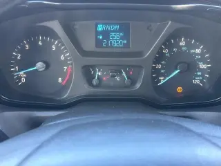 Furgón de carga Ford Transit 2018 150 3dr SWB techo bajo con puerta corrediza del lado del pasajero