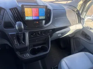 Furgón de carga Ford Transit 2018 150 3dr SWB techo bajo con puerta corrediza del lado del pasajero