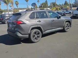 Toyota RAV4 2020 XLE 4x4 SUV