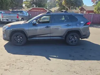 Toyota RAV4 2020 XLE 4x4 SUV