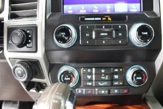 Ford F-150 2019 4x4 King Ranch 4dr SuperCrew 5.5 ft. SB