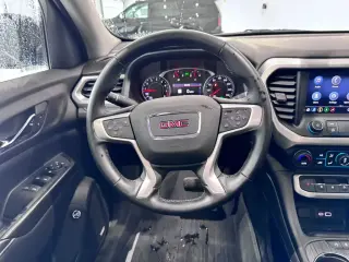 GMC Acadia 2023 4x4 SLT 4 puertas SUV