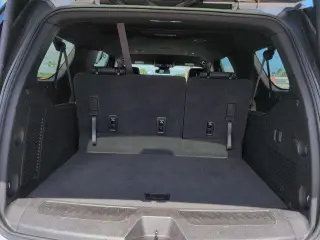 Chevrolet Suburban 2023 4x4 LT 4dr SUV