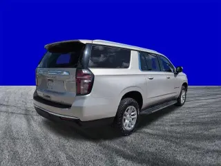 Chevrolet Suburban 2023 4x4 LT 4dr SUV