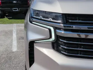 Chevrolet Suburban 2023 4x4 LT 4dr SUV