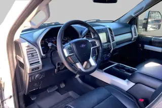Ford F-250 Super Duty 2017 4x2 Lariat 4dr Crew Cab 6.8 ft. SB Pickup