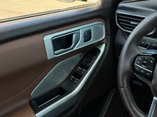 Ford Explorer 2021 AWD King Ranch 4dr SUV