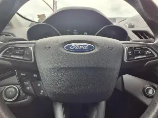Ford Escape 2019 con tracción en las ruedas AWD y SE 4dr SUV