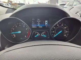 Ford Escape 2019 con tracción en las ruedas AWD y SE 4dr SUV