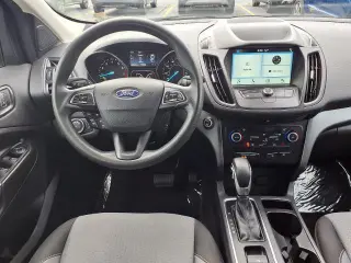 Ford Escape 2019 con tracción en las ruedas AWD y SE 4dr SUV