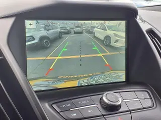 Ford Escape 2019 con tracción en las ruedas AWD y SE 4dr SUV