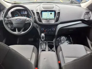 Ford Escape 2019 con tracción en las ruedas AWD y SE 4dr SUV