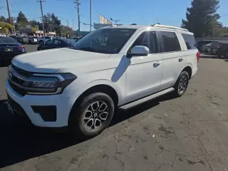 Ford Expedition 2024 4x4 XLT 4dr SUV