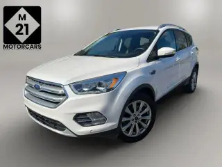 Ford Escape 2017 con tracción en las fouraz Titanio 4dr SUV
