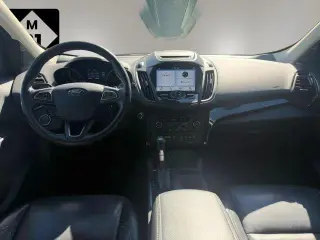 Ford Escape 2017 con tracción en las fouraz Titanio 4dr SUV