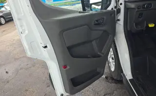 Ford Transit 2025 350 XLT 3dr LWB Low Roof Furgon de Pasajeros