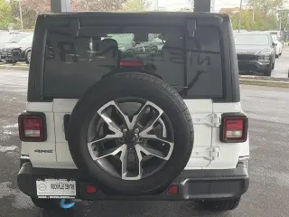 Jeep Wrangler 2024 4x4 Willys 4xe SUV de 4 puertas