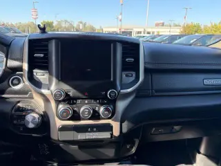 Ram 1500 2020 4x4 Laramie Cabina Crew 4puertas 5.6 ft. SB Pickup