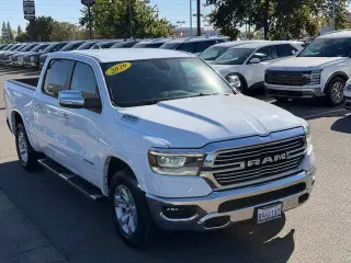 Ram 1500 2020 4x4 Laramie Cabina Crew 4puertas 5.6 ft. SB Pickup