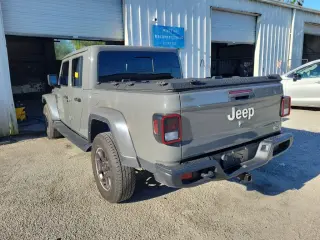 Jeep Gladiator 2022 4x4 Overland 4dr Crew Cab 5.0 ft. SB