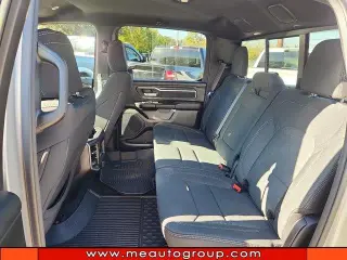 Ram 1500 2025 4x4 Big Horn 4dr Crew Cab con cabina de 5.6 pies de largo Pickup