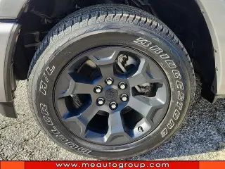 Ram 1500 2025 4x4 Big Horn 4dr Crew Cab con cabina de 5.6 pies de largo Pickup