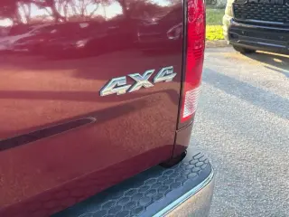 Ram 1500 Classic 2019 4x4 Lone Star Plata 4dr Crew Cab 6.3 ft. SB Pickup