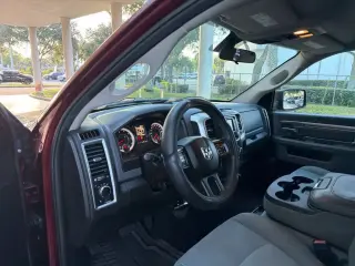 Ram 1500 Classic 2019 4x4 Lone Star Plata 4dr Crew Cab 6.3 ft. SB Pickup