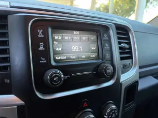 Ram 1500 Classic 2019 4x4 Lone Star Plata 4dr Crew Cab 6.3 ft. SB Pickup