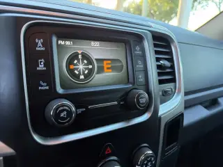 Ram 1500 Classic 2019 4x4 Lone Star Plata 4dr Crew Cab 6.3 ft. SB Pickup