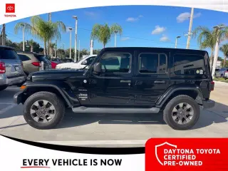 Jeep Wrangler Unlimited 2018 4x4 Sahara 4dr SUV (lanzamiento medio de año)