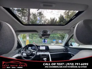 2024 Hyundai Elantra Limited IVT